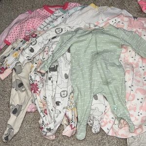 10 sleep n play footies for $20! BUNDLE